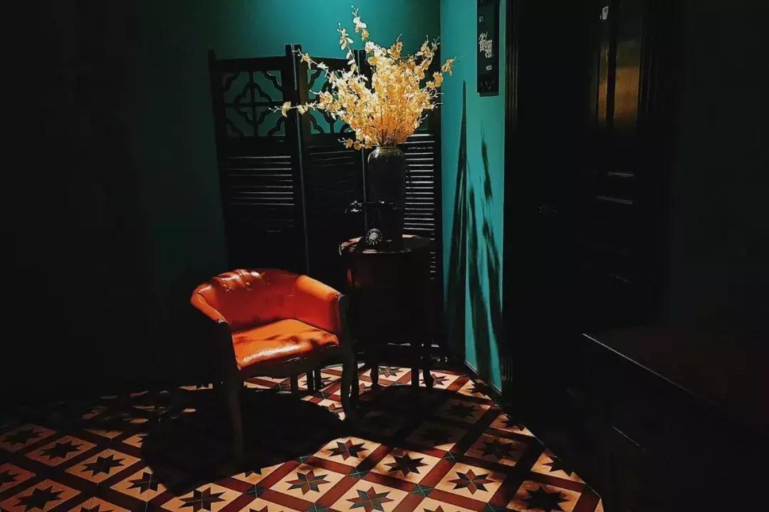 他在桂林复刻出《色戒》同款院子，还引来了《芳华》作者严歌苓