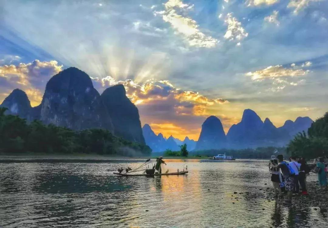 他在桂林复刻出《色戒》同款院子，还引来了《芳华》作者严歌苓