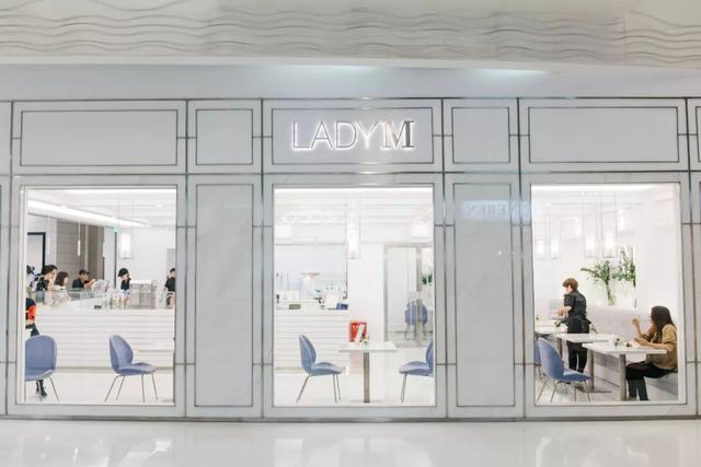 ladym用的什么牌子的奶油,ladym蛋糕6寸白桃乌龙测评