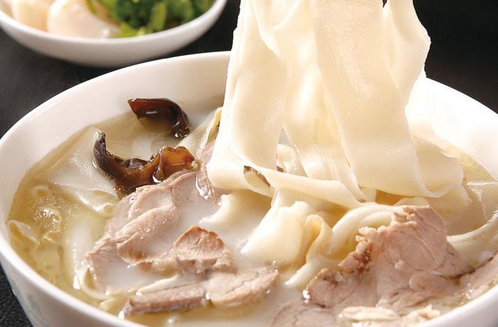 郑州哪家烩面吃着最带劲，医学院“杀人”烩面背后隐藏什么故事？