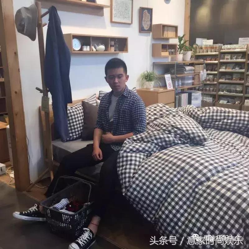 采访别人一身衣服多少钱,采访男生一身穿搭几十万