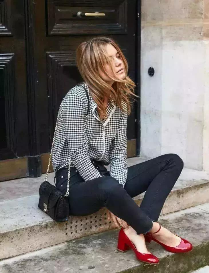 秋季小单鞋谁穿谁好看 (百搭轻便小单鞋总有一款适合你)