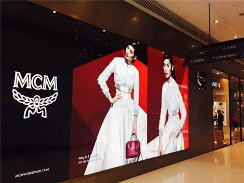 优衣库最新联名衫,优衣库2019联名款t恤