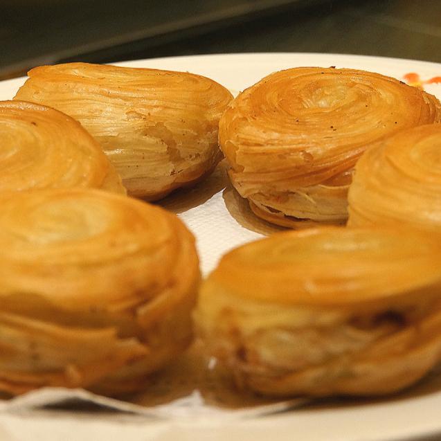 油酥饼做的硬不酥是怎么回事,油酥饼不起层