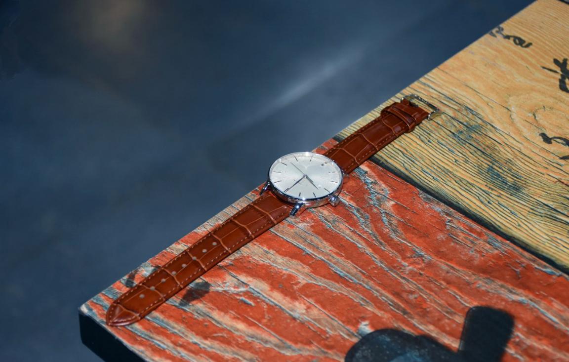 买了机械表又想买光动能,买了一块机械表不走了