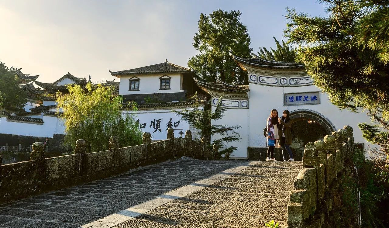 看火山泡温泉：北回归线上四季如春的腾冲特有的温暖