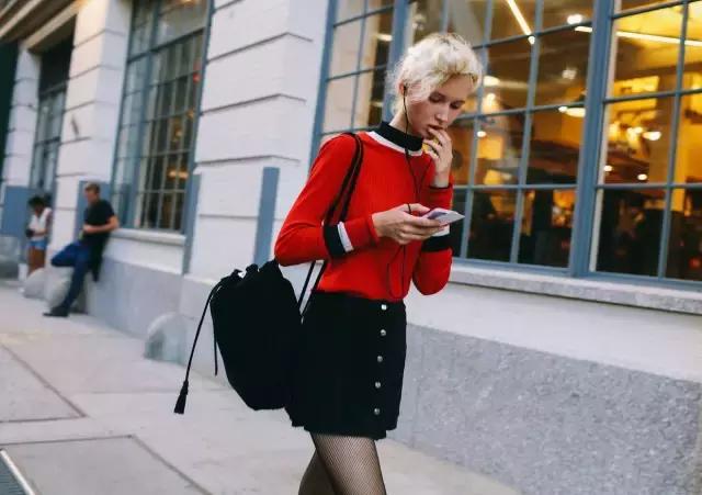 秋天怎么穿时髦又有气质,今年秋天最流行的搭配