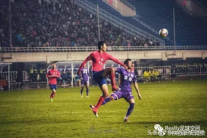 这里是中国威斯特*伦法**！他们的球队即将冲甲！