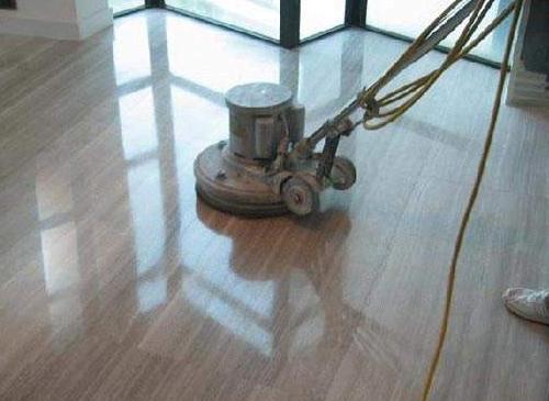 如何给地板打蜡地板不发黄,地板深度清洁打蜡
