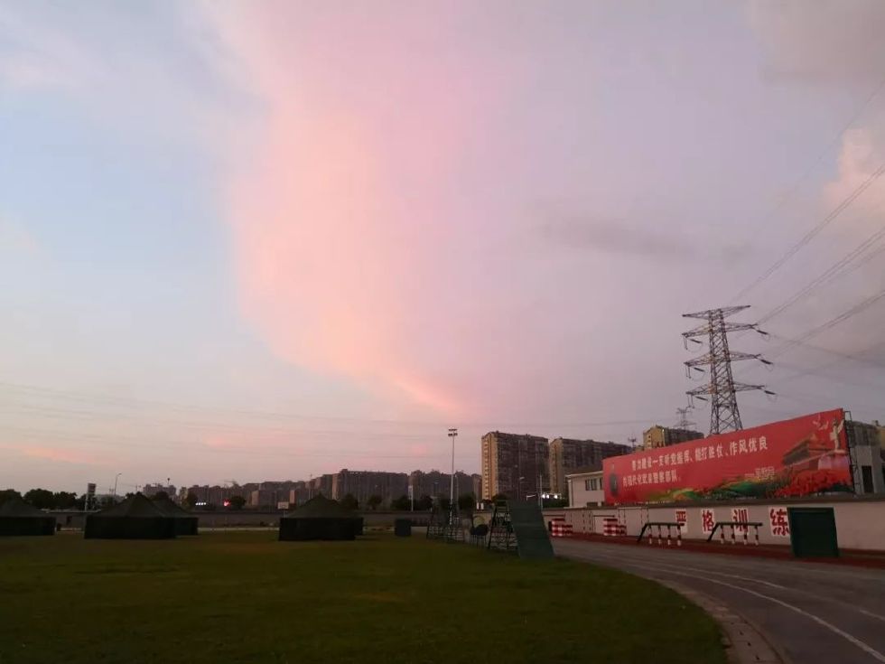 那个被取消保研资格的国防生入伍三个月了