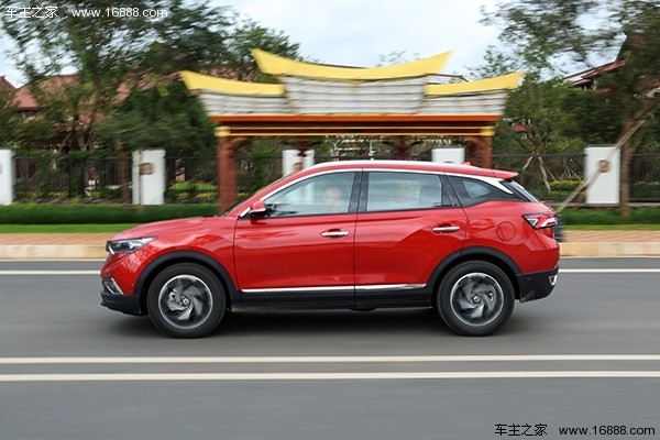 东风风神ax7新款评测,试驾东风风神ax7马赫版第一视角