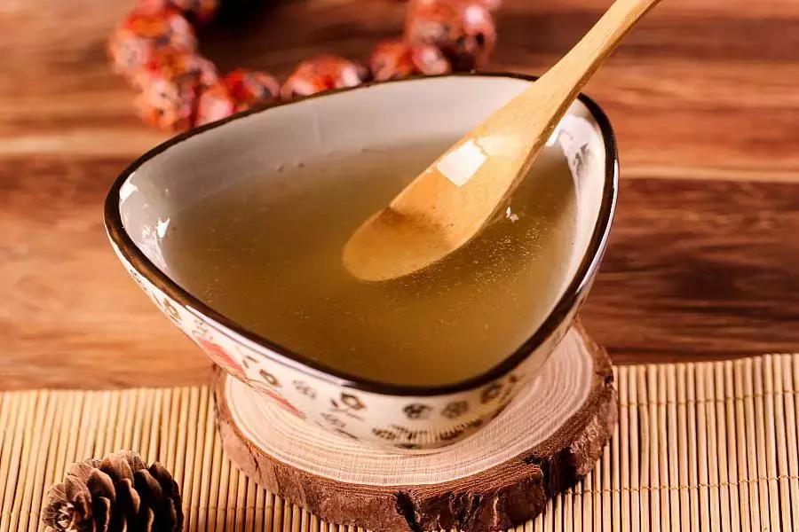 土蜂蜜营养有什么区别,土蜂蜜比普通蜂蜜营养价值更高吗