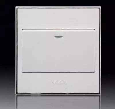 一开三控多控开关怎么接线,双控四灯的接法