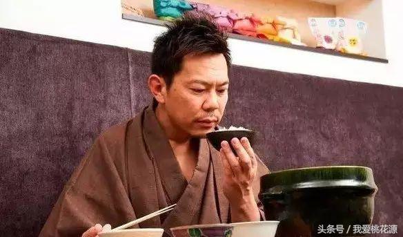 这家卖大米的路边小店，凭啥一年卖出15个亿？