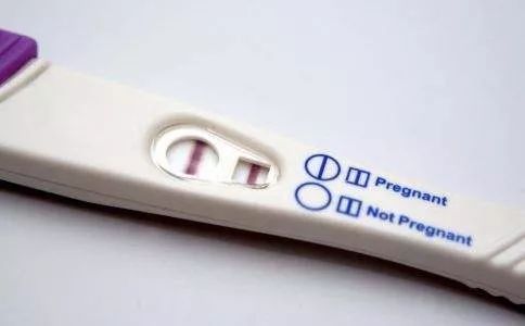 验孕棒测试怀孕后要去医院检查吗,验孕棒查出怀孕多久去医院合适