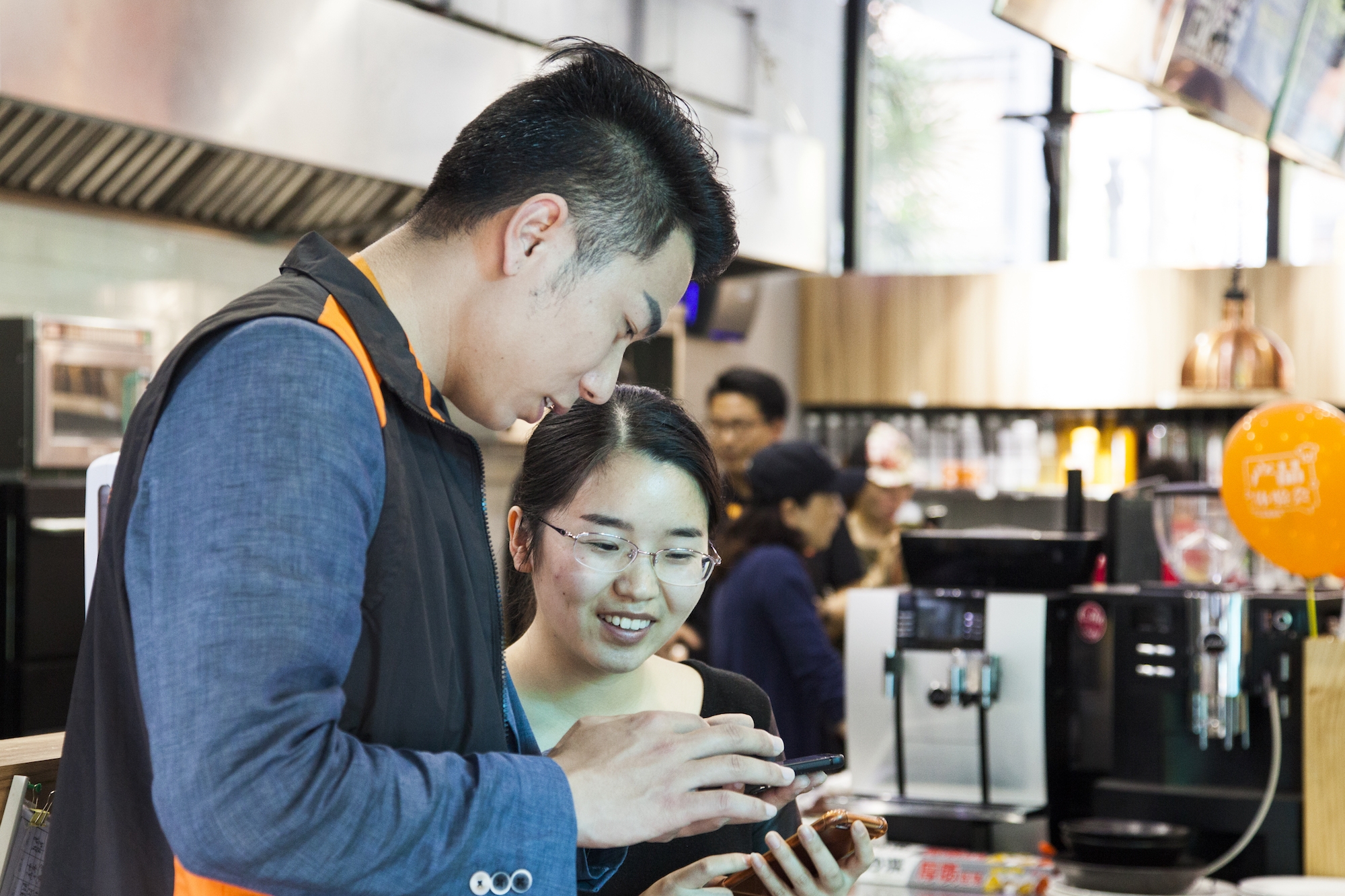 又乐：每天5万步，飞虹路上的年轻人，“走”出来的中国餐饮B2B