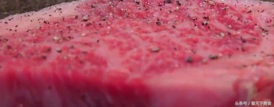 火焰牛排做法步骤教程图解,厨师切牛排真实视频