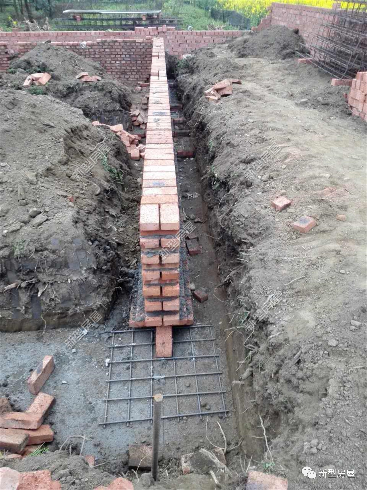 农村建房条形基础混凝土用哪种,农村建房如何确定条形基础宽度