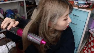 戴森卷发棒hs01跟hs05吹干更快,戴森短的卷发棒和长的卷发棒测评