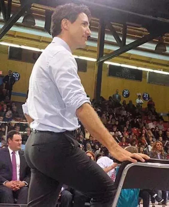 男人翘臀是怎么造成的,翘臀对于男性来说是怎样的