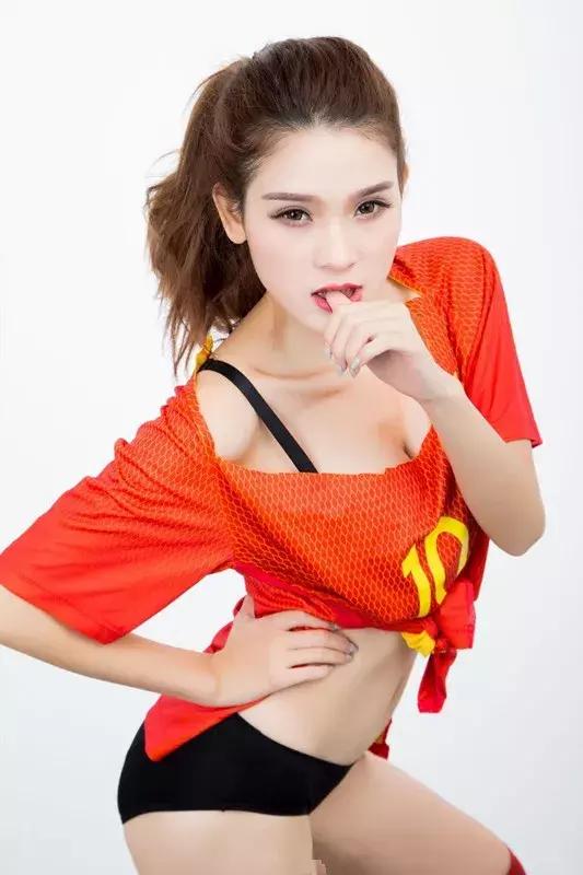 国足首发阵容名单有韦世豪吗,国足首发阵容名单郜林