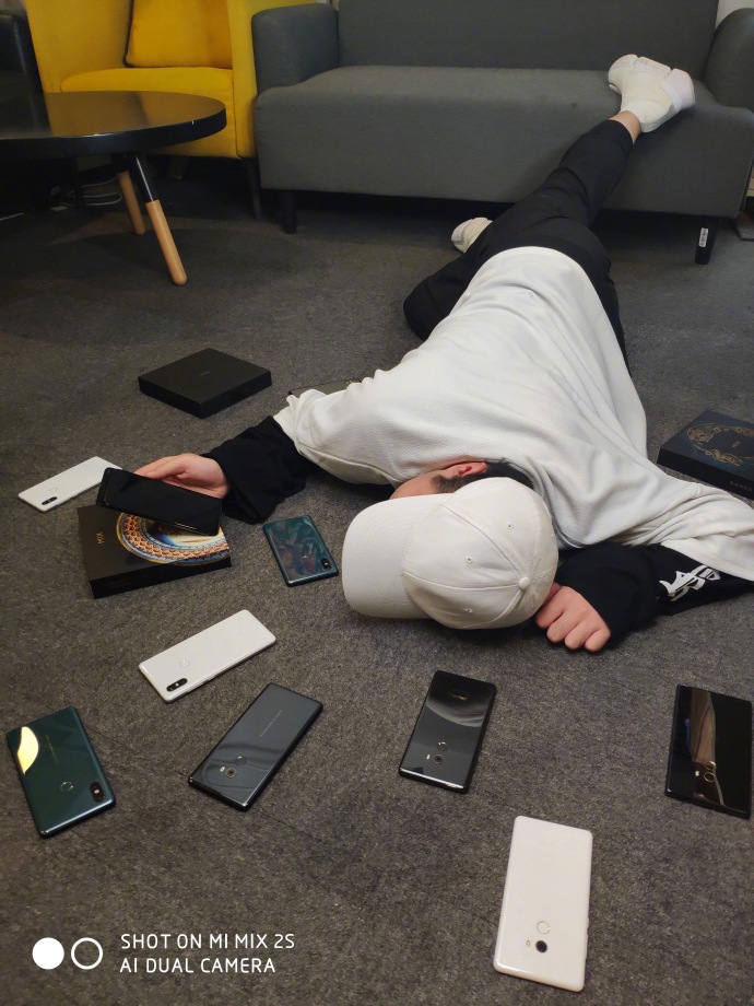 雷军第一次晒小米mix3,雷军发布会小米mix3全程回放