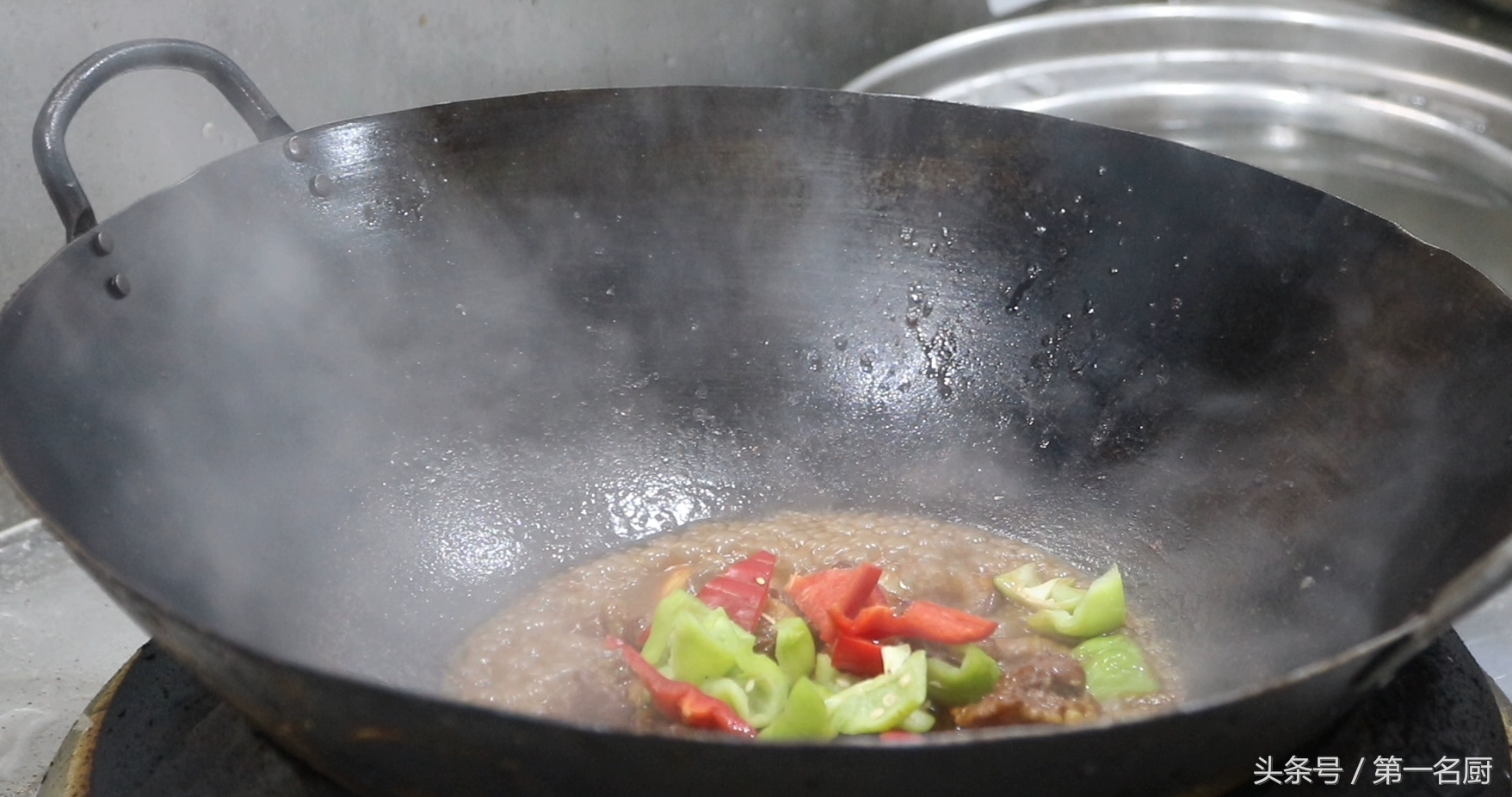 吕小厨咸香软糯红烧排骨,红烧排骨怎么做好吃又软烂