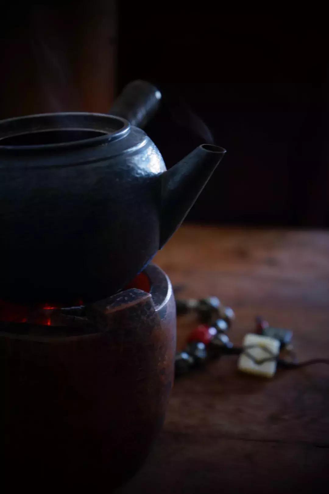 经典丨水深浪静，人贵声低！