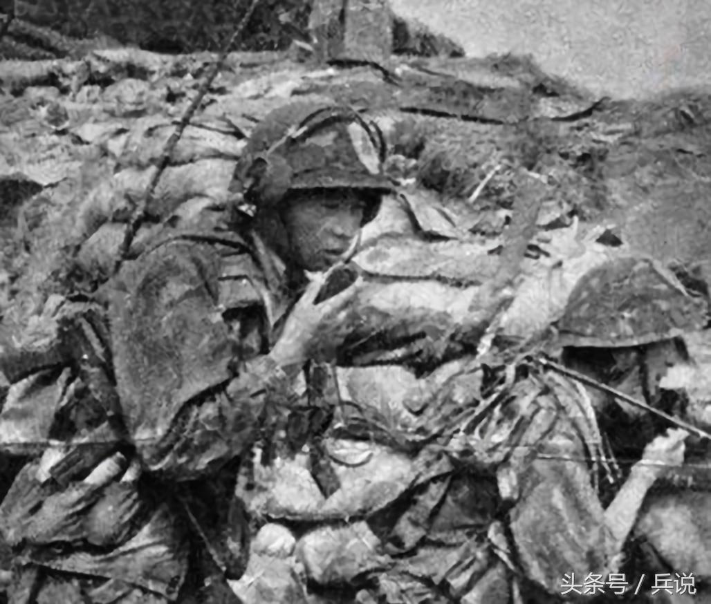 老山轮战的女兵,老山战场女兵背伤员