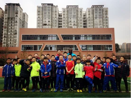 成都梦之队小学免费课程,小学足球梦之队