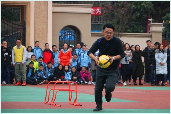 成都梦之队小学免费课程,小学足球梦之队