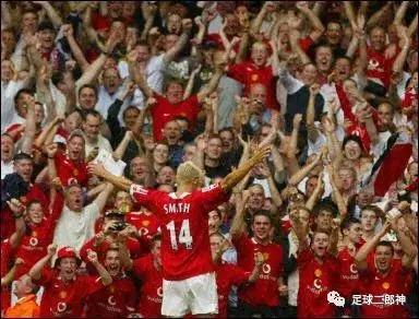 为曼联踢断腿的男人,为曼联付出一切的球员