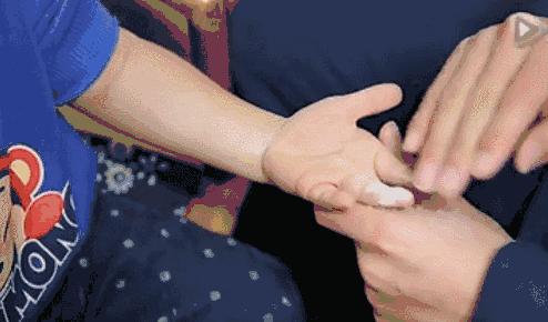 小儿推拿常用的正确手法,小儿推拿21种手法视频