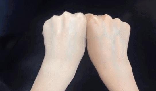 深扒摔跤炫富：原来富婆们20w包包里的东西也没什么了不起