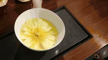 菊花什么人不建议吃呢,菊花可以吃下去吗