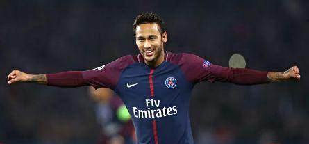 梅西巴黎年薪和c罗曼联年薪,最新的运动员排行榜中梅西年收入