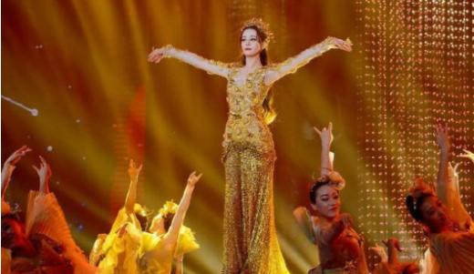 宫绣金鹰华服刷爆网络，与同有“匠美“之称的缤瑞并称刷分神器！