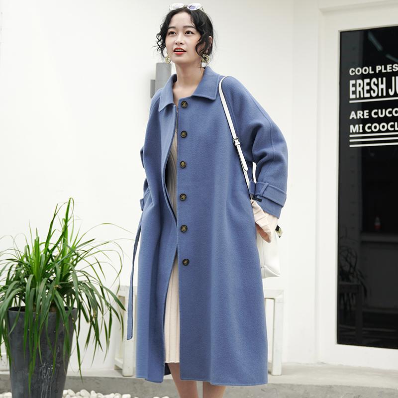 什么颜色的大衣适合年轻人穿,大衣永远不能穿这四种颜色显老气