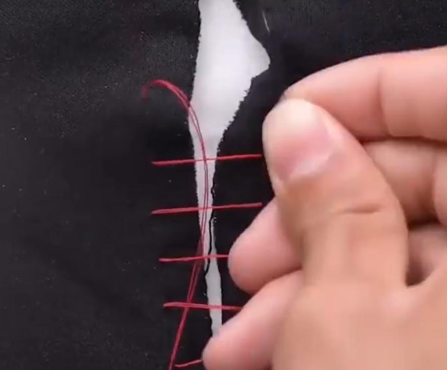 裙子裂开怎么缝补无痕教程,裙子后背裂开了怎么补救