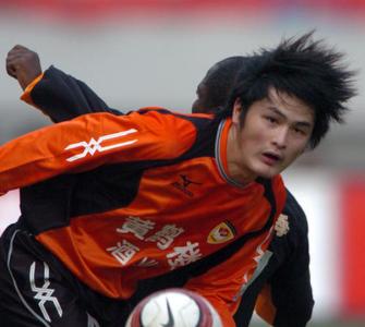 他曾是国足队长搭档,主队退赛给他巨大打击,来年恐只能踢中乙