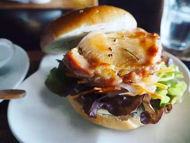 再提起广岛，脑海中不再是那首老歌或是那部黑白的法国电影