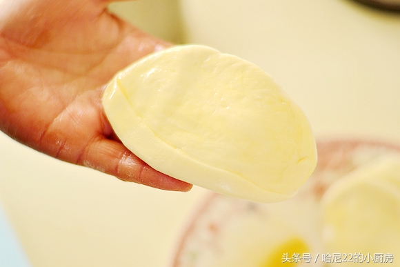 土鸡炖汤什么时候放盐要不要焯水,土鸡炖汤焯水的黄油要不要去掉