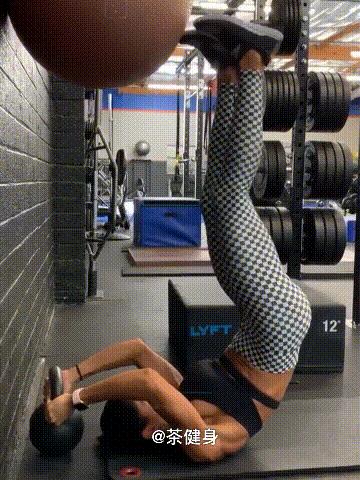 健身球瘦腹的小秘诀,减掉大肚腩简单易学的健身运动