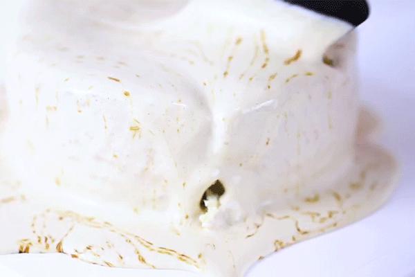 等了三个小时的爆浆奶盖蛋糕,草莓奶盖爆浆蛋糕哪家好吃