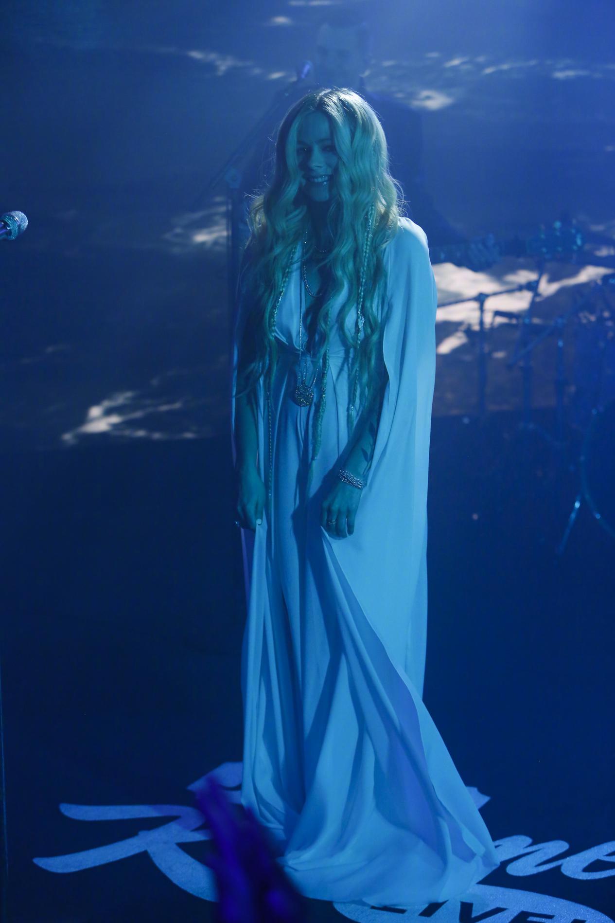 艾薇儿现状知乎,艾薇儿悲惨经历