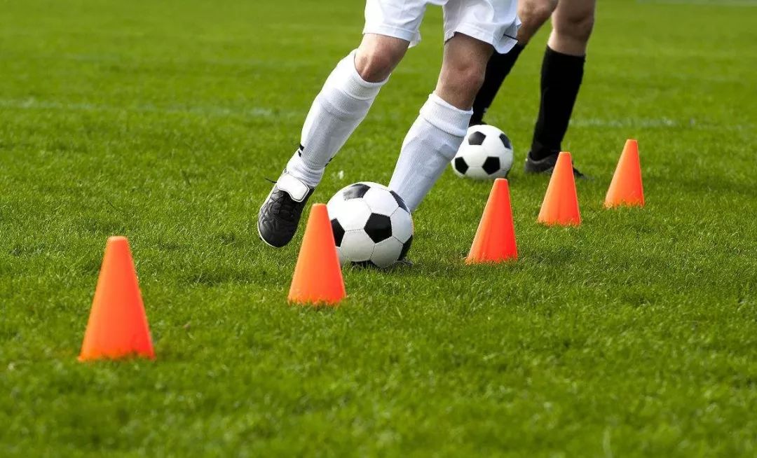 青训足球球感训练,青训每日球感练习