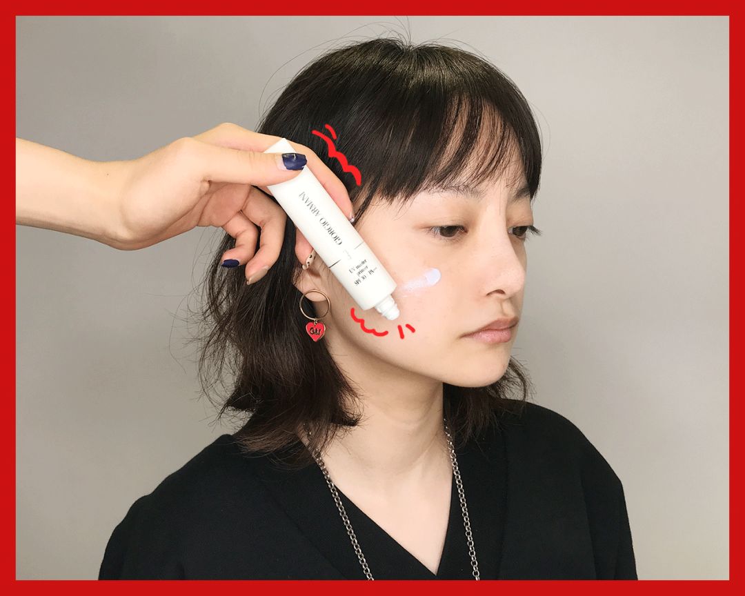 卡粉妆前怎么保湿教程,秋冬底妆起皮卡粉怎么办