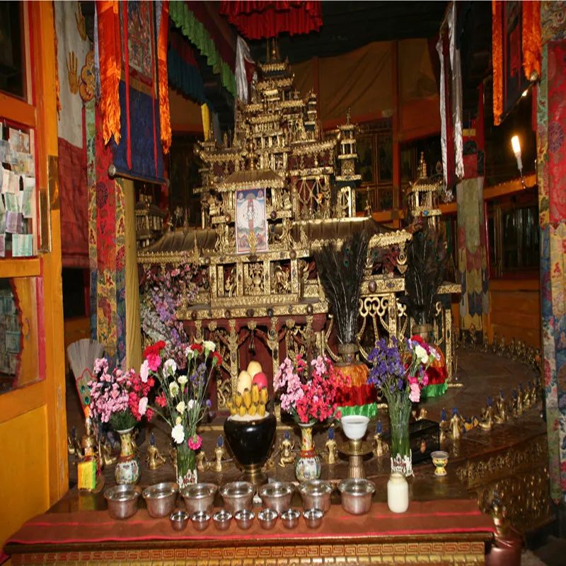 拉萨的布达拉宫到底藏了什么秘密,西藏布达拉宫能看到前世今生