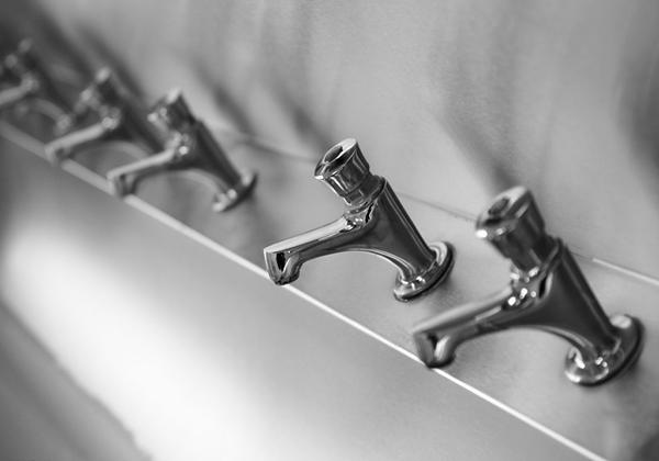 普通水龙头怎么安装冷热水龙头,冷热水龙头怎样安装在水龙头上