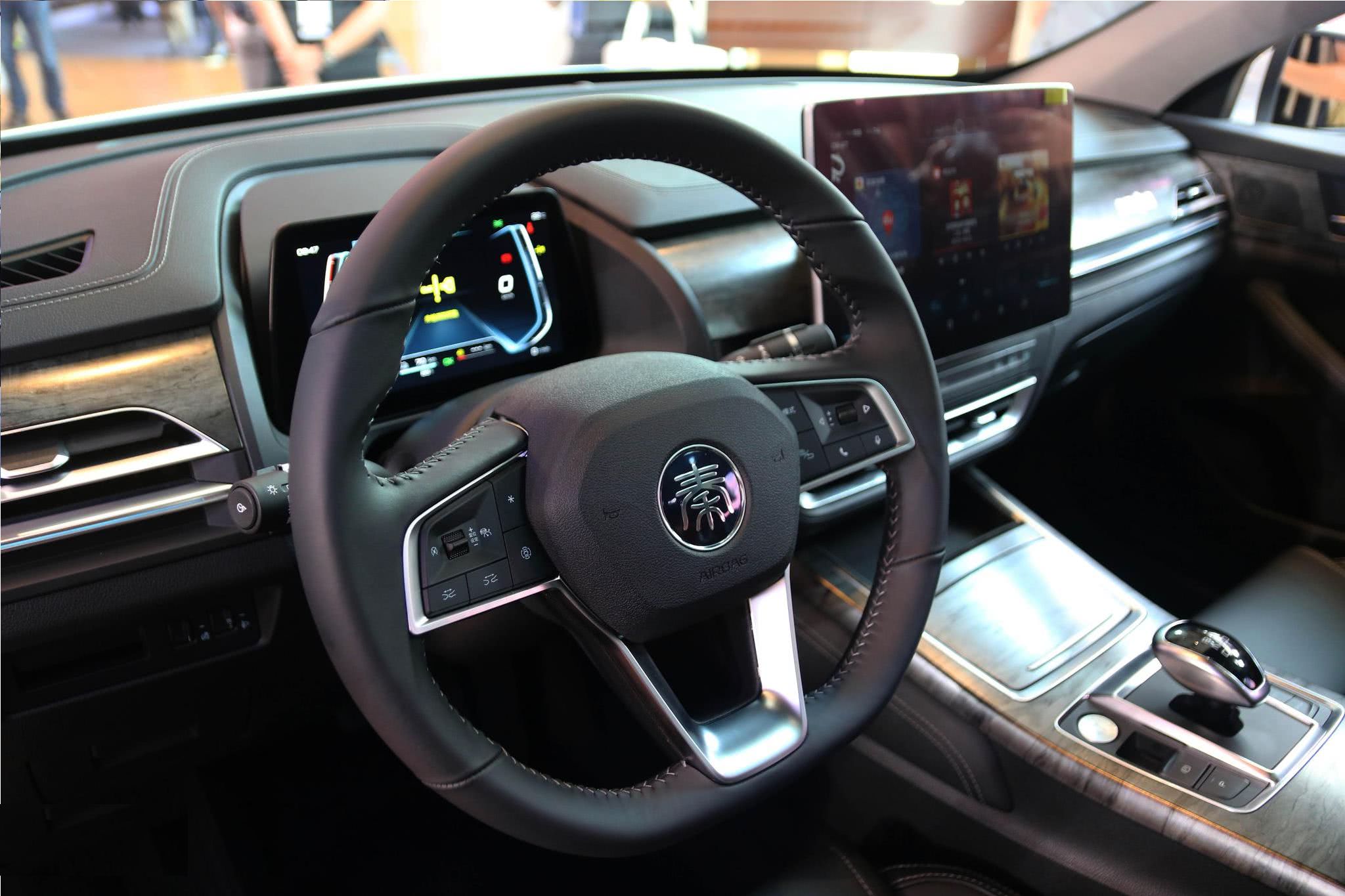 今年想买燃油车这几款车值得考虑,无惧油价波动这几款车更适合你